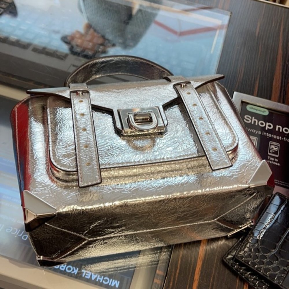 Michael Kors Manhattan Medium School Satchel - Picture 6 of 16